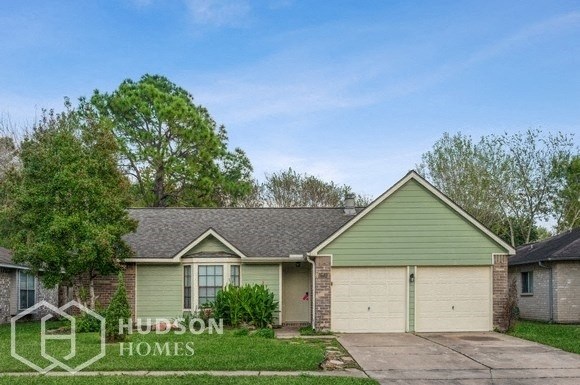 Hudson Homes Management Single Family Homes - 1610 Jo Ann Ln, Sugar Land, TX, 77498