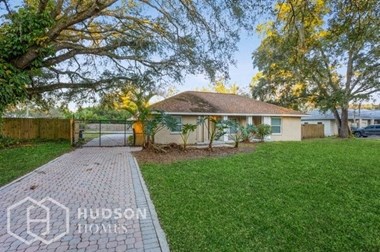 Hudson Homes Management Single Family Home For Rent Pet Friendly  - 18502 Walker Rd, Lutz, FL, 33549