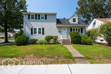 211 Thompson Ave 5 Beds House for Rent Photo Gallery 1