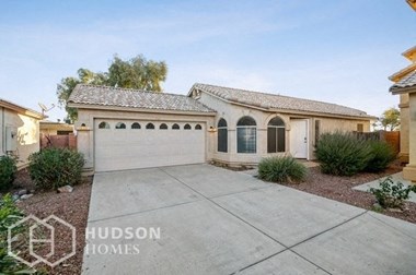 Hudson Homes Management Single Family Homes – 2221 E Union Hls Dr Unit 132, Phoenix, AZ, 85024