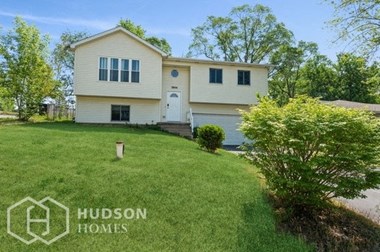 Hudson Homes Management Single Family Homes- 2804 MICHAEL STR, WONDER LAKE, IL 60097