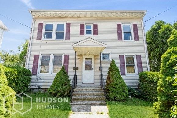 298 BRADLEY ST 2 Beds House for Rent - Photo Gallery 1