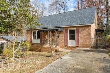 Hudson Homes Management Single Family Home For Rent Pet Friendly remodeled kitchen remodeled bathroom large lawn 3912 W AVE COLUMBIA SC 29203