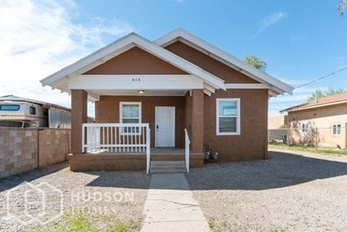 Hudson Homes Management Single Family Homes- 414 Hudson Ave Nw Unit 1, Albuquerque, NM, 87107