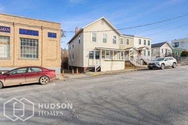 442 Columbia St 3 Beds House for Rent Photo Gallery 1