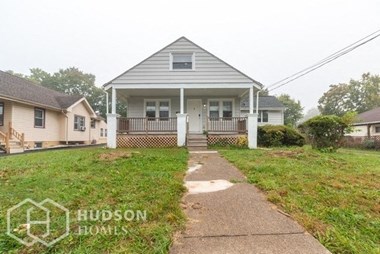 450 Lincoln Ave 3 Beds House for Rent - Photo Gallery 1