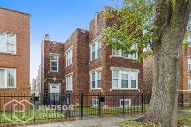 5327 W Congress Pkwy Unit 1 3 Beds Apartment for Rent
