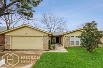 Hudson Homes Management Single Family Homes - 5401 Parliament Dr, Arlington, TX, 76017