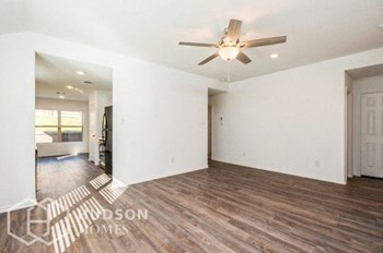 Hudson Homes Management Single Family Home 11090 N Lake Mist Ln, Willis, TX 77318 - Photo Gallery 2