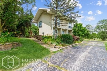 Hudson Homes Management Single Family Homes - 16 Horseshoe Ln, Lemont, IL, 60439 - Photo Gallery 2