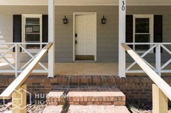 Hudson Homes Management Single Family Home For Rent 230 Andover Cir Irmo South Carolina Dishwasher Front Porch Private Driveway Fireplace - Photo Gallery 2