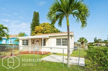 700 W 1St St 3 Beds House for Rent - Photo Gallery 2