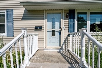 Hudson Homes Management Hudson Homes Management Single Family Home – 7 Carol Pl Unit #1 For Rent - Photo Gallery 3