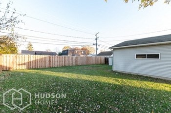 Hudson Homes Management Single Family Home For Rent Pet Friendly 8039 Sayre Ave Burbank IL 60459 3 bedrooms 1 bathroom carpet dishwasher refrigerator microwave back patio detached garage - Photo Gallery 12