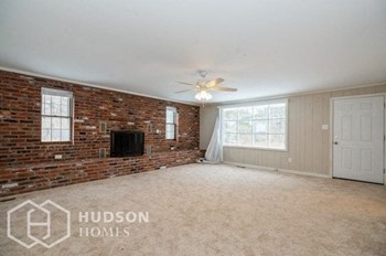 Hudson Homes Management Hudson Homes Management Single Family Home For Rent Pet Friendly 160 Woodcrest Lane Doylestown PA 18901 5 bedrooms 3 bathrooms 2 half bathrooms carpet fireplace ceiling fans two car attached garage microwave refrigerator dishwasher basement two story dual sinks - Photo Gallery 4