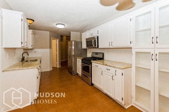 Hudson Homes Management Single Family Homes - 2229 Silverthorn Ln, Flower Mound, TX, 75028