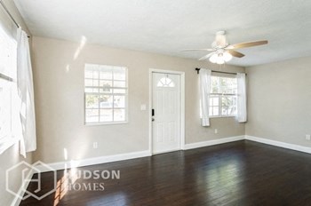 Hudson Homes Management Single Family Homes- 328 N E St, Lake Worth, FL 33460 - Photo Gallery 3