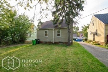 Hudson Homes Management Single Family Home For Rent Pet Friendly 4501 Parkton Dr Cleveland OH 3 bedrooms 1 bathroom recreation room attic basement back yard lawn - Photo Gallery 30