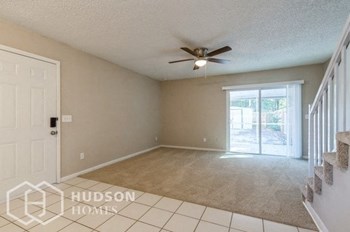 Hudson Homes Management Single Family Home For Rent Pet Friendly 6115 Oak Cluster Circle Tampa FL 33634 2 bedrooms 2.5 bathrooms ceiling fans refrigerator laundry room attached garage screened porch fenced yard - Photo Gallery 3