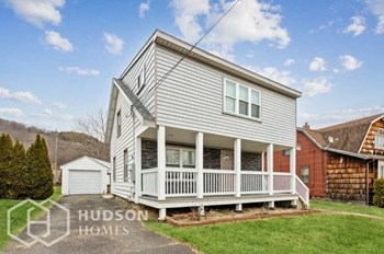 70 Highland Ave 3 Beds House for Rent - Photo Gallery 4
