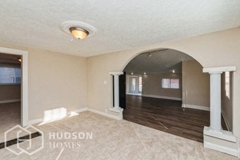 Hudson Homes Management Hudson Homes Management Single Family Home For Rent Pet Friendly 901 Keen St Zanesville OH 43701 3 bedrooms 1 bathroom sunroom refrigerator carpet detached garage two story laundry area washer dryer connection hardwood floor - Photo Gallery 5