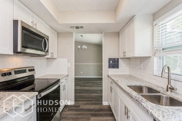 Hudson Homes Management Single Family Homes - 1100 Windsor Hill Way, Tarpon Springs, FL, 34689