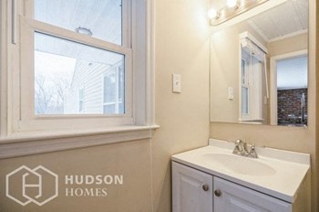 Hudson Homes Management Hudson Homes Management Single Family Home For Rent Pet Friendly 160 Woodcrest Lane Doylestown PA 18901 5 bedrooms 3 bathrooms 2 half bathrooms carpet fireplace ceiling fans two car attached garage microwave refrigerator dishwasher basement two story dual sinks - Photo Gallery 5