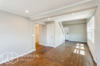 Hudson Homes Management Hudson Homes Management Single Family Home For Rent Pet Friendly 166 Lower Fish Rock Road Southbury CT 06488 3 bedrooms 2 bathrooms carpet ceiling fan skylight dishwasher refrigerator island balcony laundry room window coverings water view - Photo Gallery 5