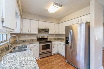 Hudson Homes Management Single Family Homes- 2701 Lakewood Ln, Eustis, FL 32726 - Photo Gallery 4