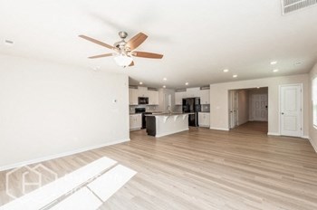 Hudson Homes Management Single Family Home 3192 Treyson Drive, Unit 65, Denver, NC, USA - Photo Gallery 3