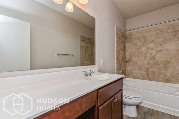 Hudson Homes Management Single Family Homes - 7115 Quarter Moon, Converse, TX, 78109