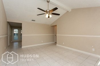 Hudson Homes Management Single Family Home For Rent Pet Friendly  - 8908 High Ridge Ct, Tampa, FL 33634 - Photo Gallery 4