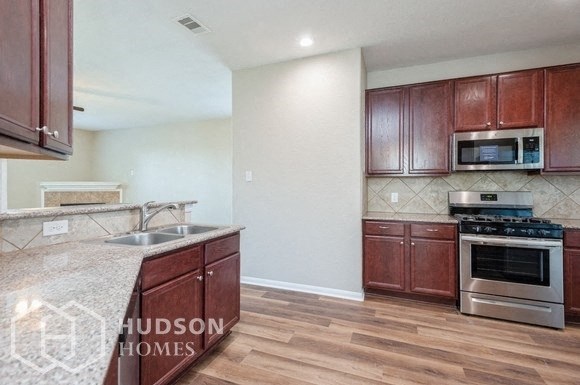 Hudson Homes Management Single Family Homes - 10602 Blithe Oak Ct, Tomball, TX, 77375