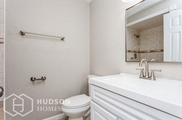 Hudson Homes Management Single Family Homes - 1100 Windsor Hill Way, Tarpon Springs, FL, 34689