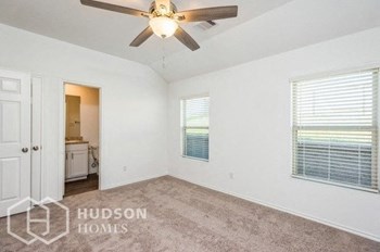 Hudson Homes Management Single Family Home 11090 N Lake Mist Ln, Willis, TX 77318 - Photo Gallery 5