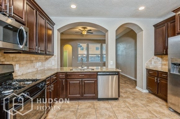 Hudson Homes Management Single Family Homes - 12923 Madison Boulder Ln, Humble, TX, 77346