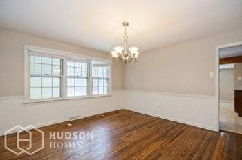 Hudson Homes Management Hudson Homes Management Single Family Home For Rent Pet Friendly 160 Woodcrest Lane Doylestown PA 18901 5 bedrooms 3 bathrooms 2 half bathrooms carpet fireplace ceiling fans two car attached garage microwave refrigerator dishwasher basement two story dual sinks - Photo Gallery 6