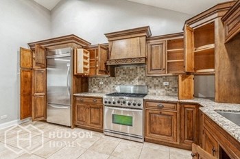 Hudson Homes Management Single Family Homes - 16 Horseshoe Ln, Lemont, IL, 60439 - Photo Gallery 4