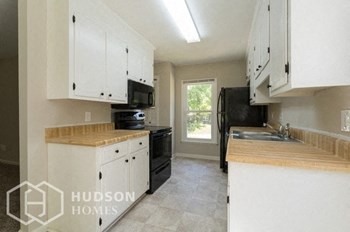 Hudson Homes Management Hudson Homes Management Single Family Home For Rent 230 Andover Cir Irmo South Carolina Dishwasher Front Porch Private Driveway Fireplace - Photo Gallery 5