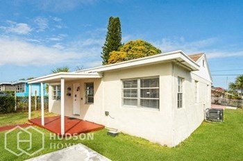 700 W 1St St 3 Beds House for Rent - Photo Gallery 5