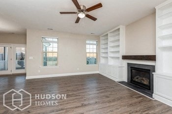 Hudson Homes Management Single Family Home For Rent Pet Friendly Home For Rent 930 Stable Fern Dr - Photo Gallery 2