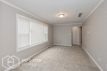 Hudson Homes Management Single Family Homes - 104 Sunnyside Rd, Mchenry, IL, 60051 - Photo Gallery 3