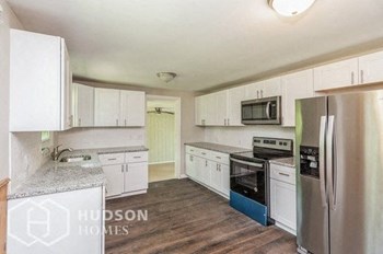 Hudson Homes Management Single Family Home 1139 Foxon Rd, North Branford, CT, 06471 - Photo Gallery 5