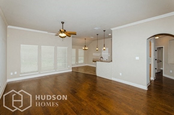 Hudson Homes Management Single Family Home For Rent Pet Friendly remodeled kitchen remodeled bathroom beautiful 121 Windermere St	Waxahachie TX	75165