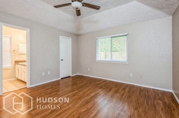 Hudson Homes Management Single Family Homes - 1610 Jo Ann Ln, Sugar Land, TX, 77498