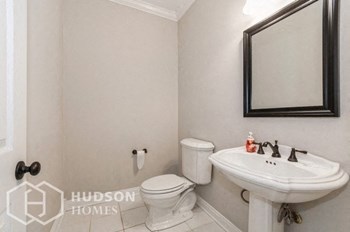 Hudson Homes Management Single Family Home For Rent Pet Friendly remodeled kitchen remodeled bathroom beautiful lawn spacious vaulted ceiling island kitchen granite patio ceramic tile  2117 FARGO BOULEVARD GENEVA Illinois 60134 - Photo Gallery 16