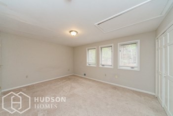 Hudson Homes Management Hudson Homes Management Single Family Home For Rent Pet Friendly 535 S Street Unit 12 Fitchburg MA 01420 2 bedrooms 1.5 bathrooms carpet ceiling fans stainless steel appliances dishwasher refrigerator microwave fireplace back patio - Photo Gallery 6