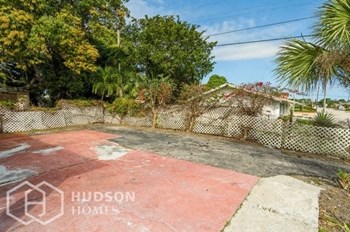 700 W 1St St 3 Beds House for Rent - Photo Gallery 6