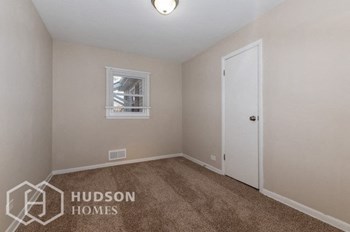 Hudson Homes Management Single Family Home For Rent Pet Friendly 8039 Sayre Ave Burbank IL 60459 3 bedrooms 1 bathroom carpet dishwasher refrigerator microwave back patio detached garage - Photo Gallery 7