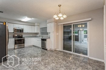 Hudson Homes Management Single Family Home For Rent Pet Friendly  - 18502 Walker Rd, Lutz, FL, 33549 - Photo Gallery 7